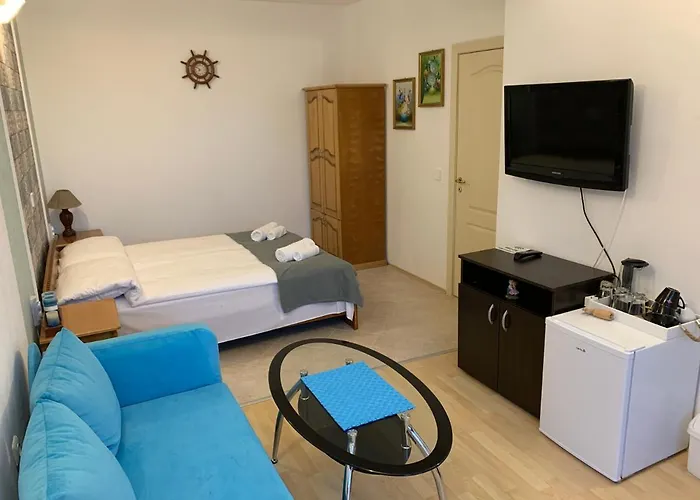 Sunray Guest House, Private & With Lovely Sea View 3* فارنا