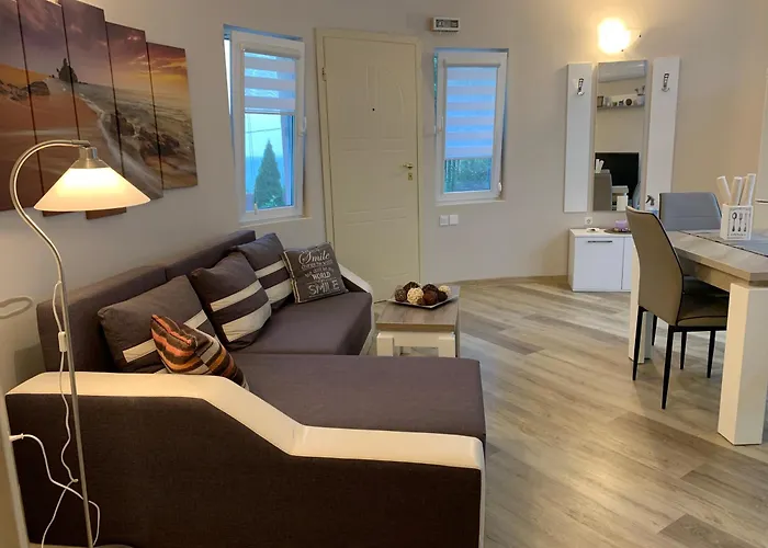 Sunray Guest House, Private & With Lovely Sea View 3* فارنا
