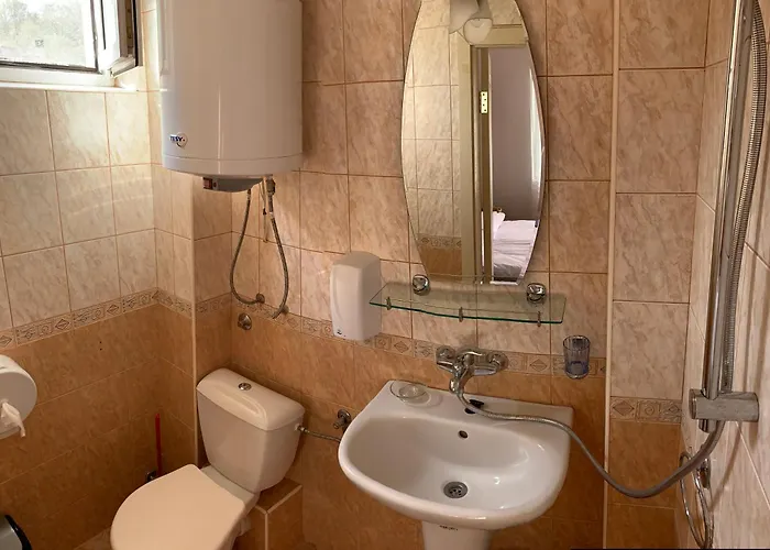 Sunray Guest House, Private & With Lovely Sea View 3* فارنا