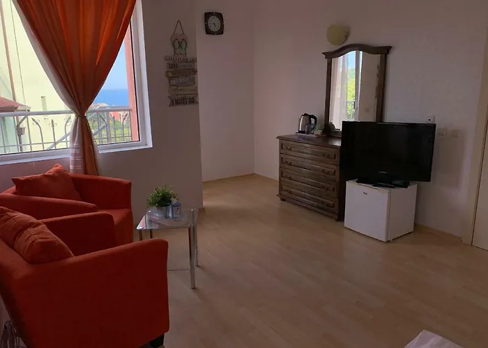 Sunray Guest House, Private & With Lovely Sea View بيت ضيافة فارنا