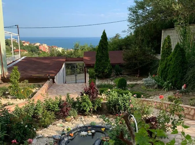 Sunray Guest House, Private & With Lovely Sea View بيت ضيافة