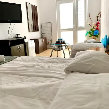 Sunray Guest House, Private & With Lovely Sea View Гостьовий будинок Варна