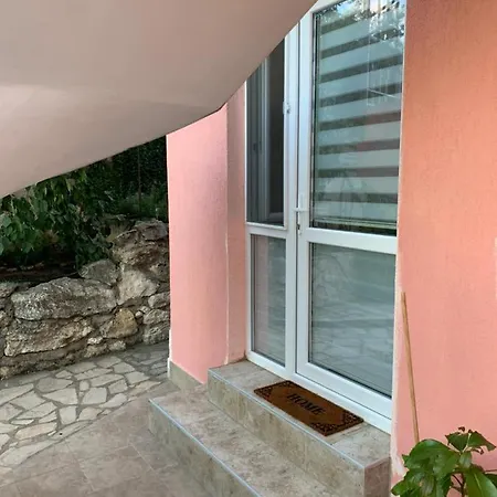 Къща за гости Sunray Guest House, Private & With Lovely Sea View