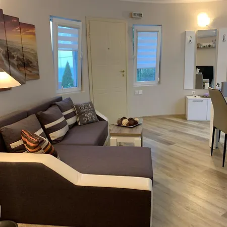 Sunray Guest House, Private & With Lovely Sea View * Варна