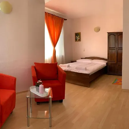 Sunray Guest House, Private & With Lovely Sea View Къща за гости