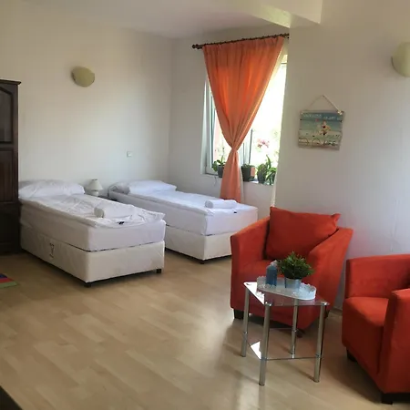 Sunray Guest House, Private & With Lovely Sea View Къща за гости *