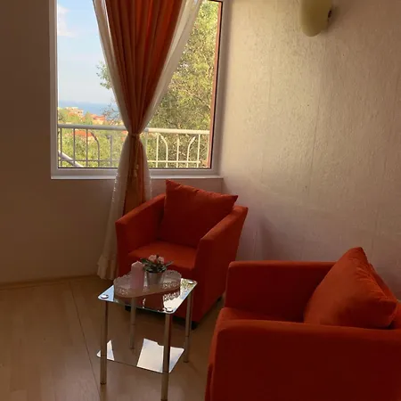 Sunray Guest House, Private & With Lovely Sea View *