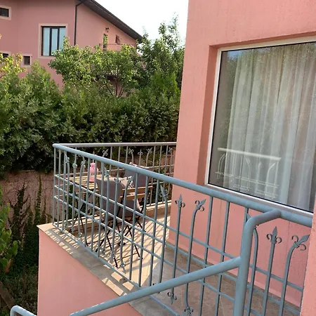Къща за гости Sunray Guest House, Private & With Lovely Sea View