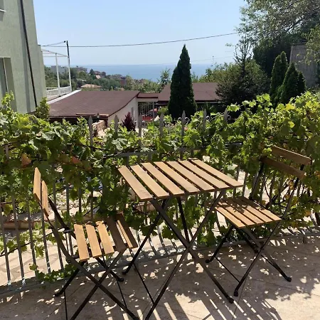 Sunray Guest House, Private & With Lovely Sea View Варна
