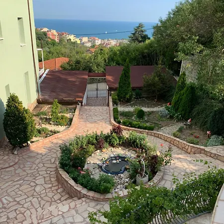 Sunray Guest House, Private & With Lovely Sea View Варна
