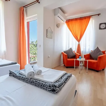 Sunray Guest House, Private & With Lovely Sea View Варна