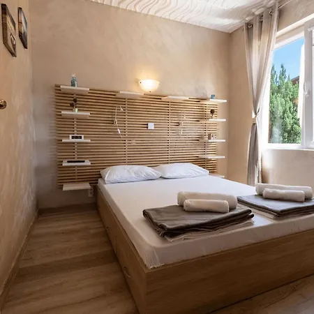 Sunray Guest House, Private & With Lovely Sea View Варна