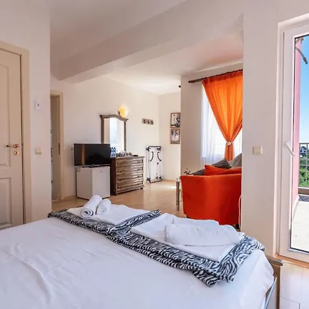Sunray Guest House, Private & With Lovely Sea View Варна