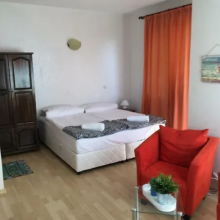 Къща за гости Sunray Guest House, Private & With Lovely Sea View *