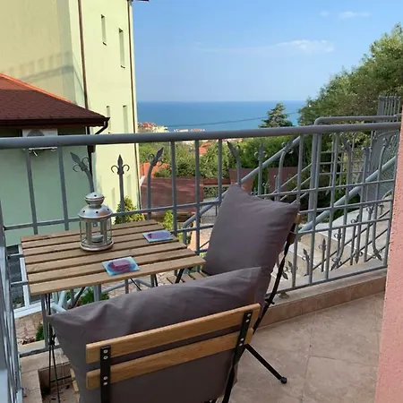 Къща за гости Sunray Guest House, Private & With Lovely Sea View Варна