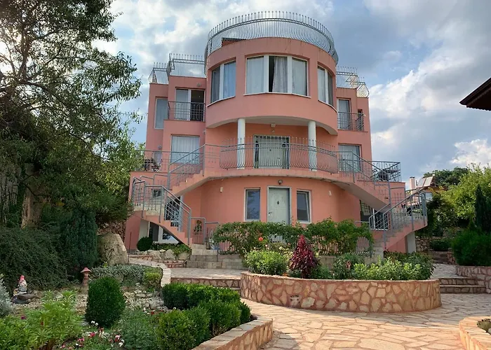 Guest house Sunray Guest House, Private & With Lovely Sea View 3*