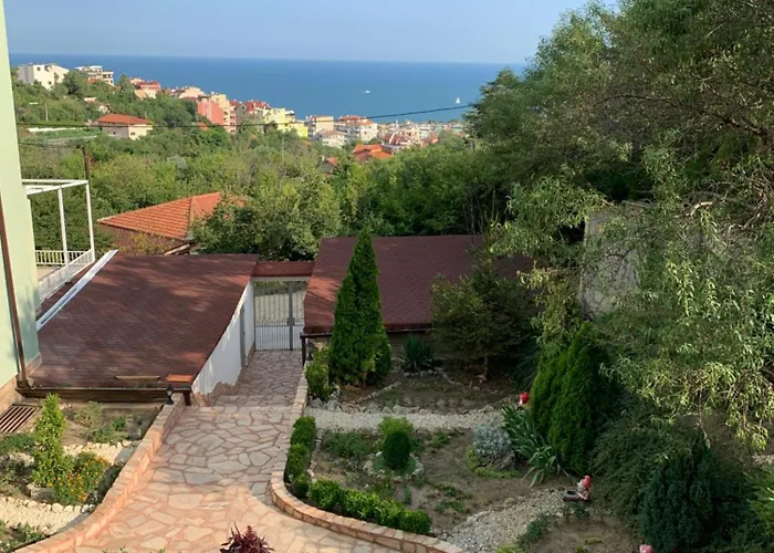 Sunray Guest House, Private & With Lovely Sea View 3*